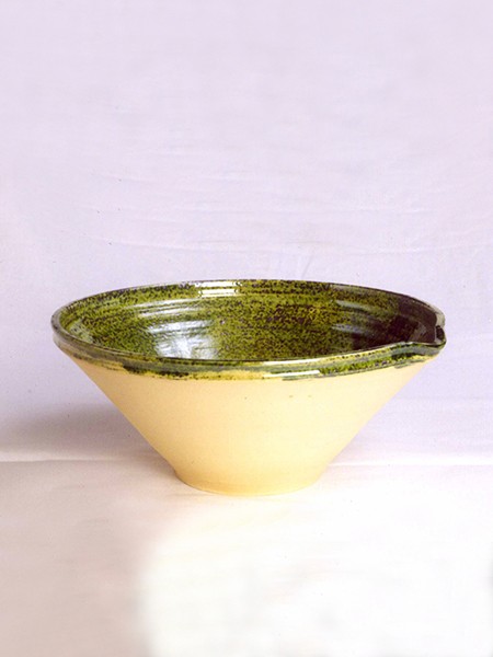 Vaisselle en poterie artisanale : objets arts de la table en céramique